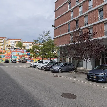 Charm 3bdr W/balcony By Lovelystay Appartamento