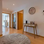 Charm 3bdr W/balcony By Lovelystay * Lissabon