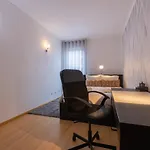Charm 3bdr W/balcony By Lovelystay