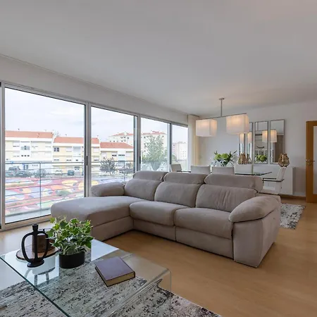 Lejlighed Charm 3bdr W/balcony By Lovelystay *